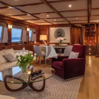 Main Deck - Salon