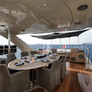 Top deck dinning