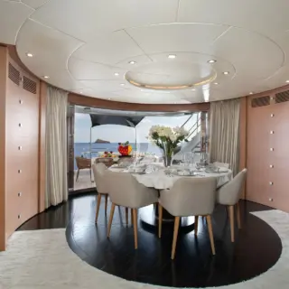 Main deck interior dinning