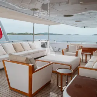 Main deck aft
