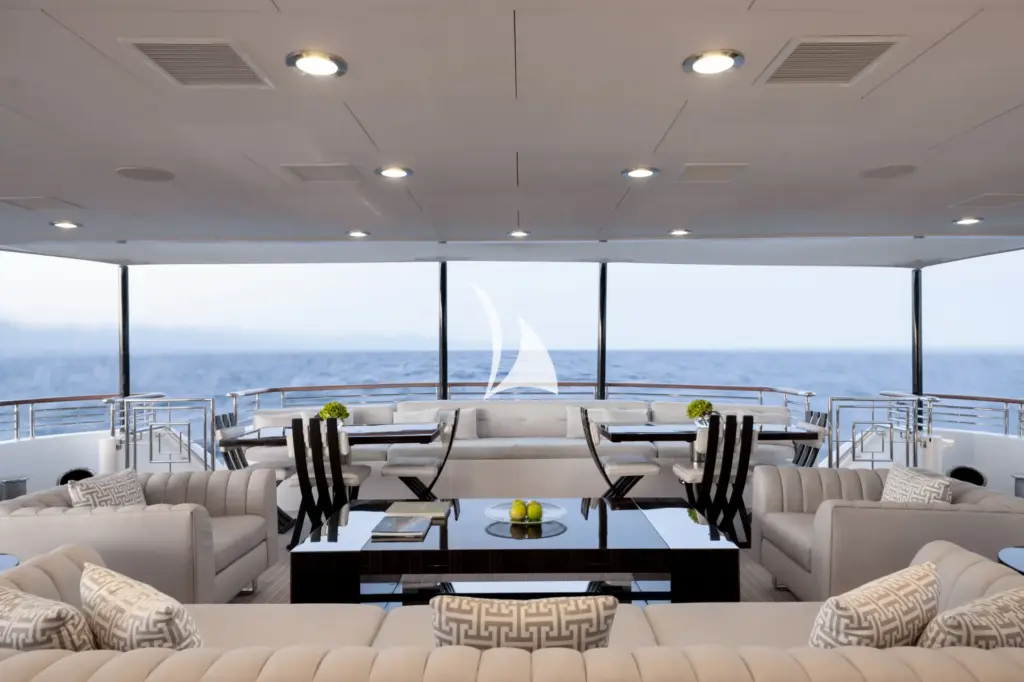 CARPE DIEM - Main deck aft