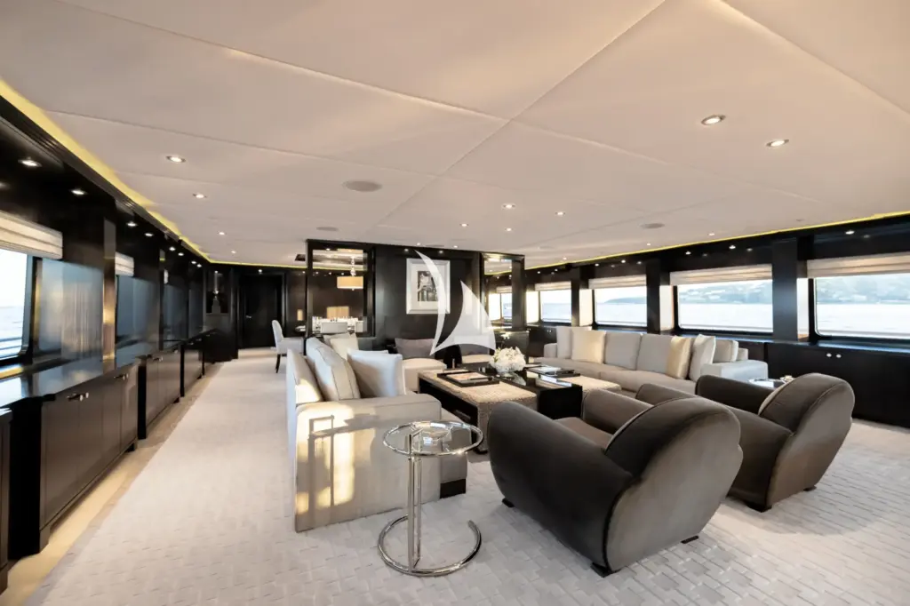 CARPE DIEM - Main deck lounge