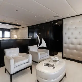 Master cabin lounge