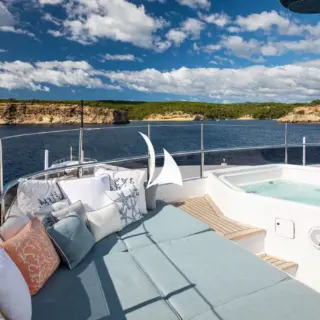 Sundeck - Jacuzzi