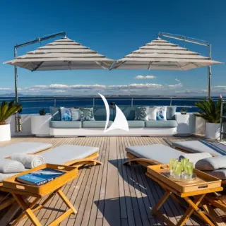Sundeck - sunbathe area