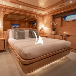 Lower deck - Double guest cabin