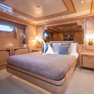 Lower deck - Double guest cabin