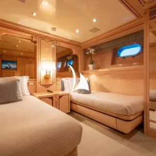 Lower deck - Twin guest cabin
