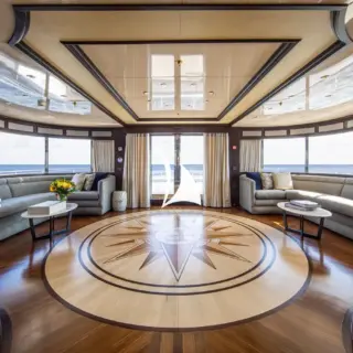 Main deck - Entrance private salon
