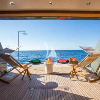 Beach platform aft