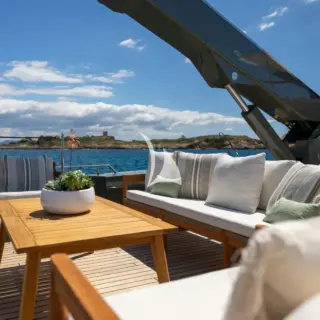 Main deck salon aft