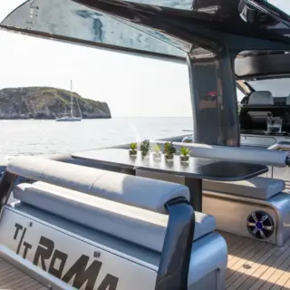 T/T to RoMa chase boat