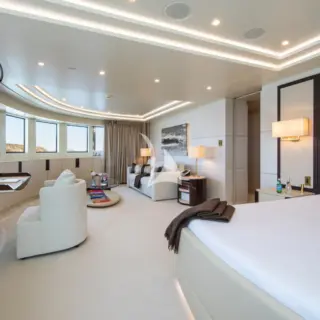 Master Suite - King Size bed