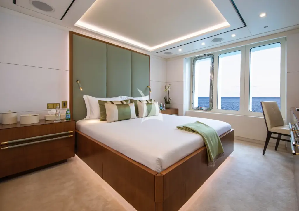 ROMA - Emerald green VIP - main deck