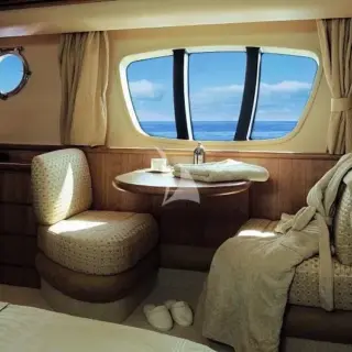 Master Cabin, dinette
