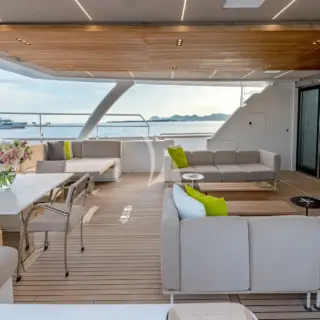 Main deck aft