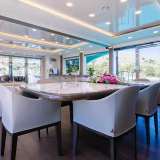 VIVALDI - Dining table
