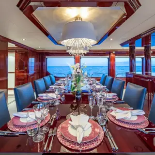 Main Salon Dinning