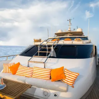 HEARTBEAT OF LIFE - Foredeck