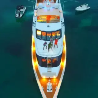 HEARTBEAT OF LIFE - At anchor