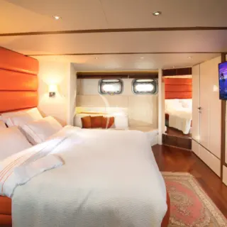 HEARTBEAT OF LIFE - Master cabin