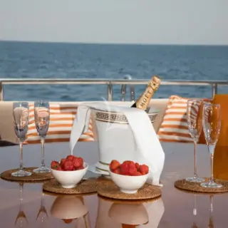 HEARTBEAT OF LIFE - Aft deck dining area