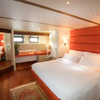 HEARTBEAT OF LIFE - Master cabin