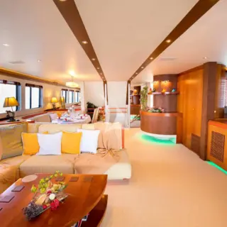 HEARTBEAT OF LIFE - Main salon
