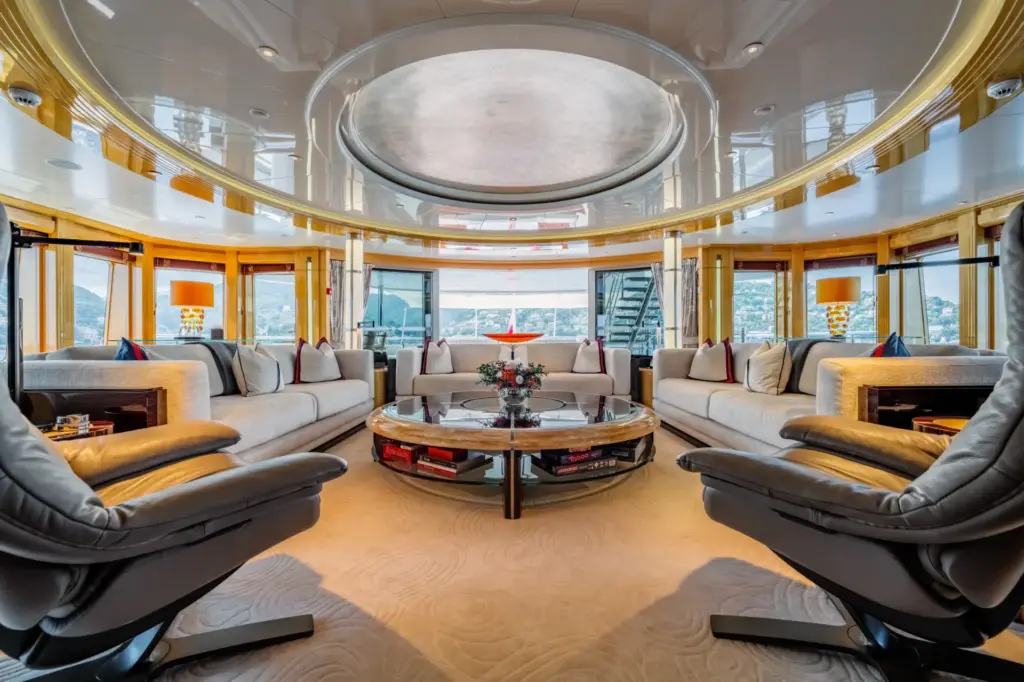 ARIENCE - Upper Deck Salon