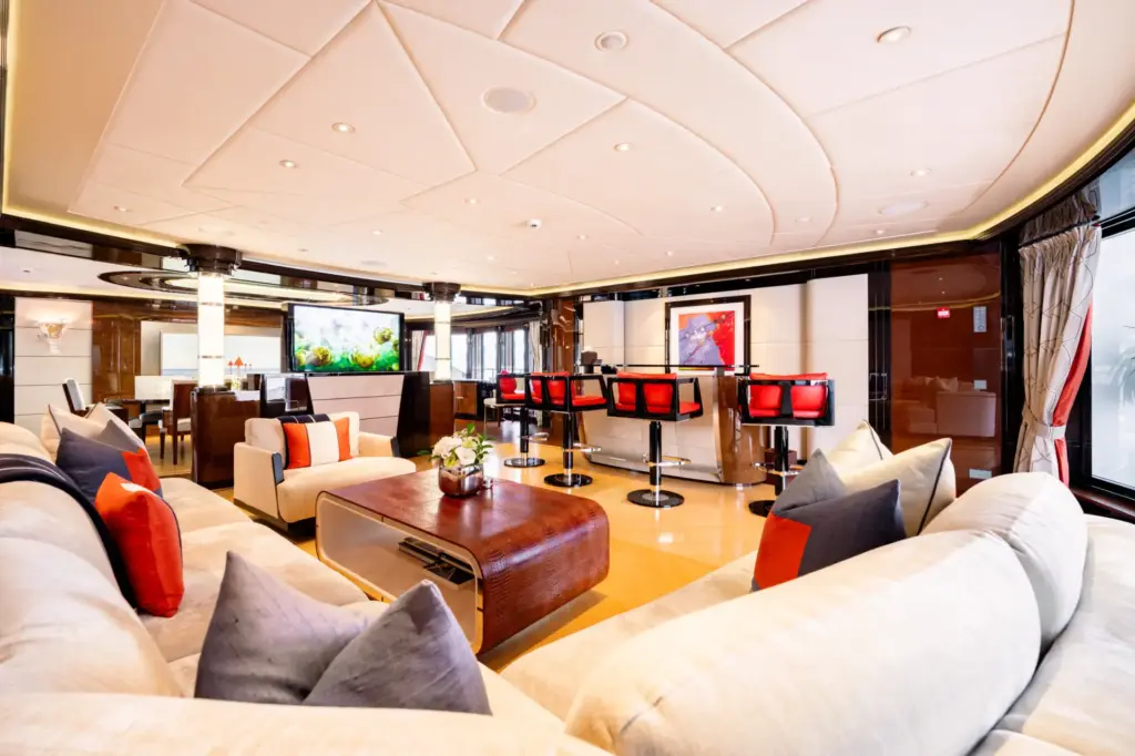 ARIENCE - Main Salon