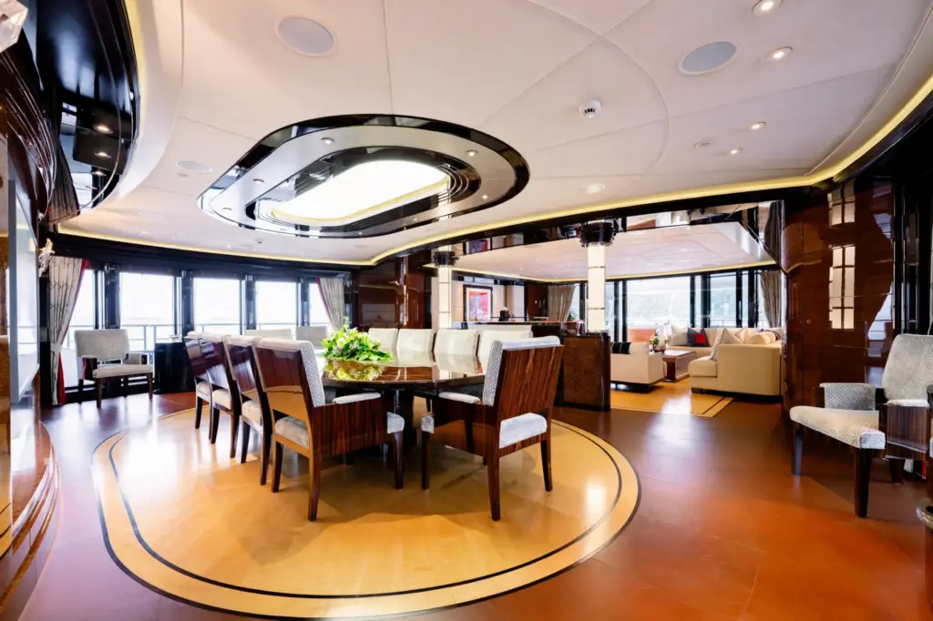 ARIENCE - Dining Room