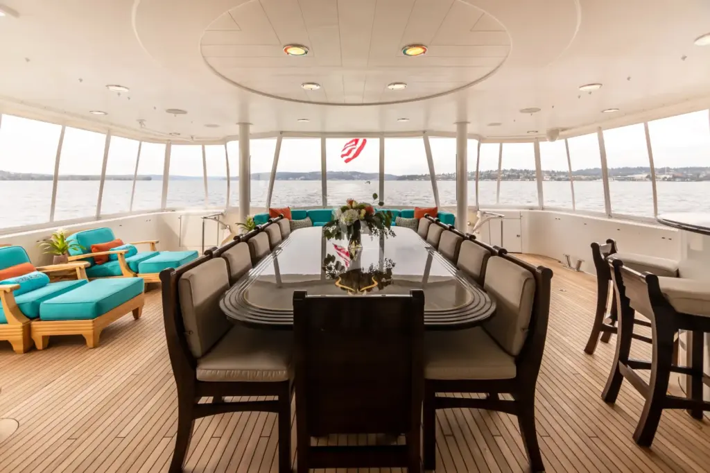 SERENGETI - Main Aft Deck