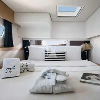 Guest cabin