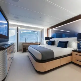 Double cabin