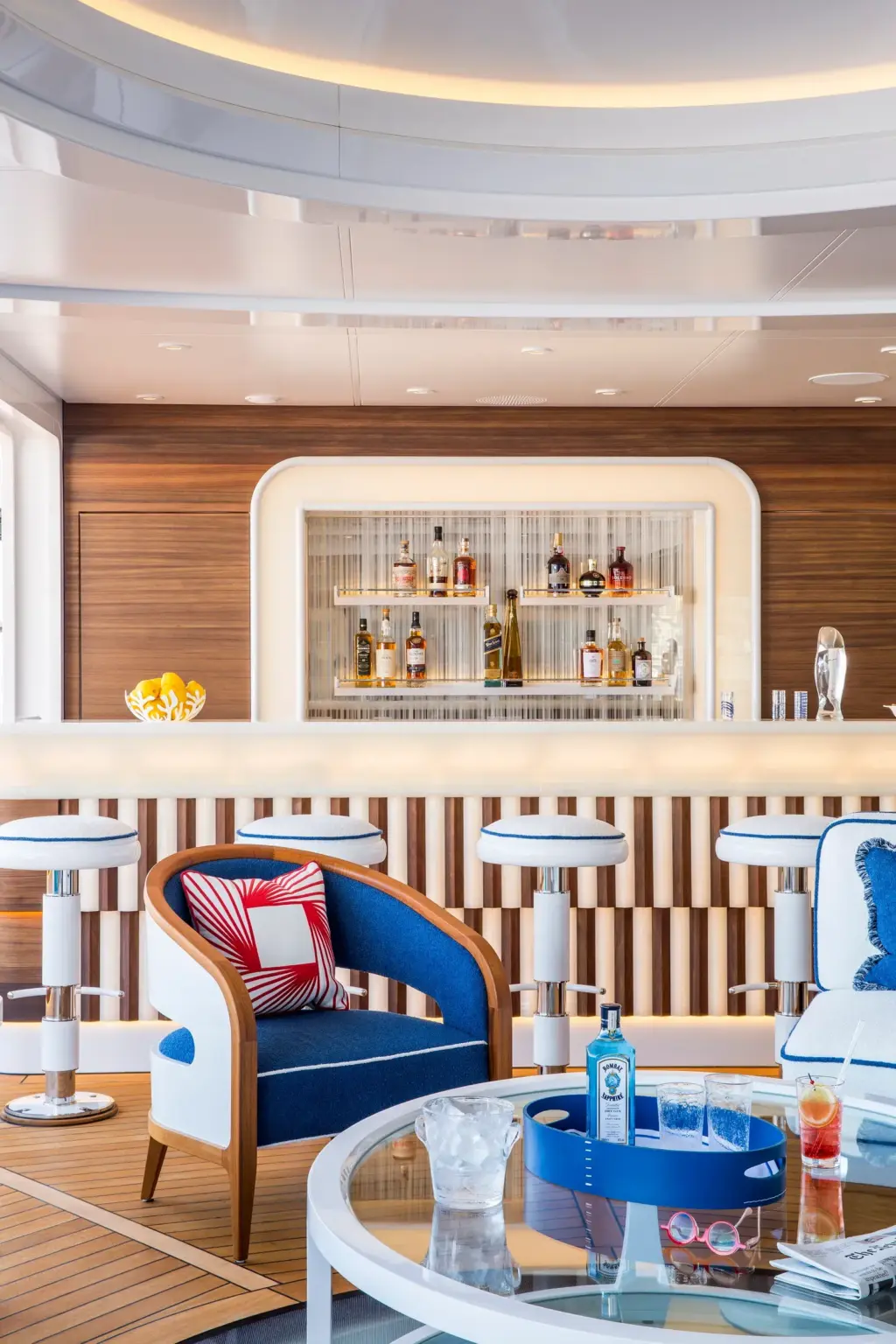 CC-SUMMER - Bar (Main Deck Aft)