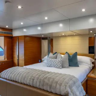 SEA AXIS - On Deck Master King Stateroom 