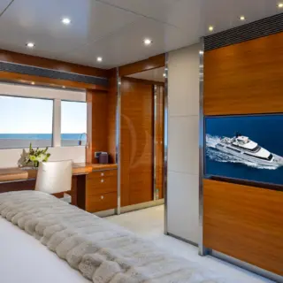 SEA AXIS - On Deck Master King Stateroom 
