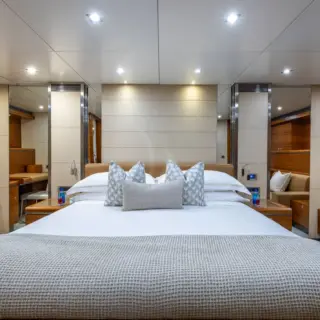 SEA AXIS - VIP King Stateroom