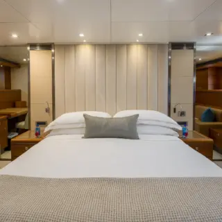 SEA AXIS - VIP King Stateroom