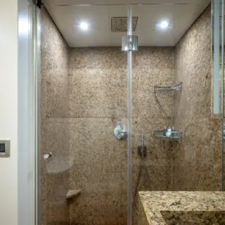 SEA AXIS - VIP King Stateroom En-suite