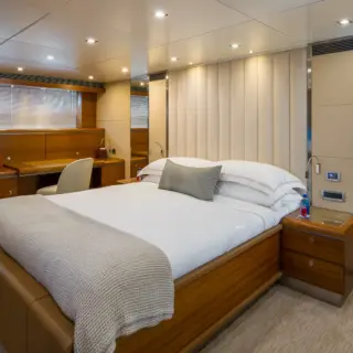 SEA AXIS - VIP King Stateroom