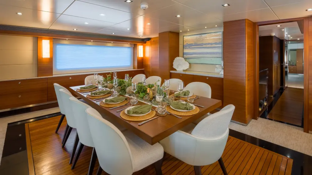 SEA AXIS - Formal Dining