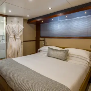 SEA AXIS - King Stateroom Mid Ship (port)