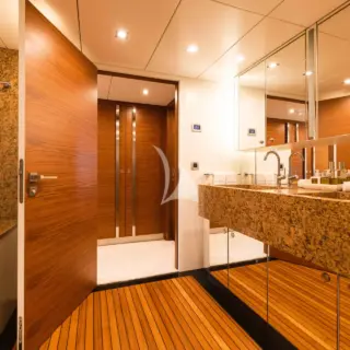 Master En-Suite w/ His & Hers Sinks, Stand Up Shower and Soaking Tub