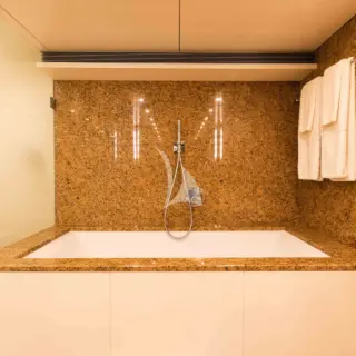 Master En-Suite w/ His & Hers Sinks, Stand Up Shower and Soaking Tub