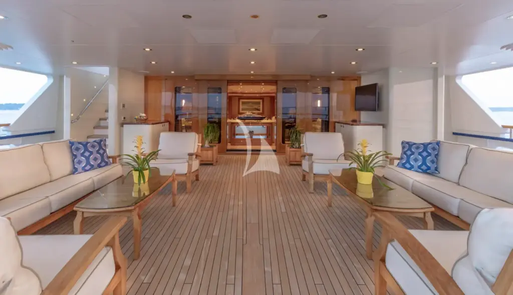 LAUREL - Main Deck Aft