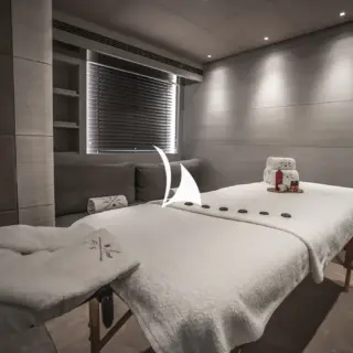 Massage room / 6th Cabin