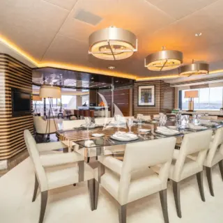 Main deck dining