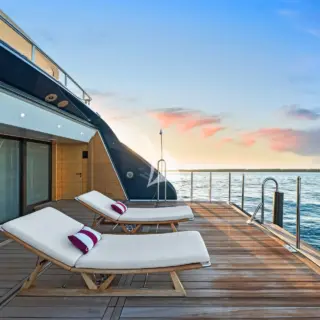 Lower Deck / Swim Platform