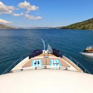 QUO VADIS I bow view